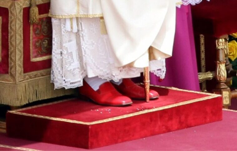 Del mito della caverna di Platone e del guardare dritto davanti a sé per non vedere