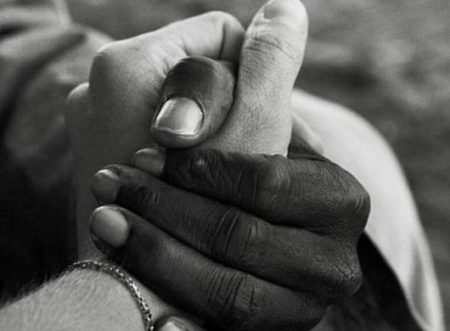 Il Governo dovrebbe fare qualcosa di serio, e farlo subito, contro il razzismo e l’odio sociale