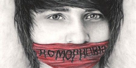 A proposito di omofobia, animali gettano urina contro i clienti di un locale gay a Milano