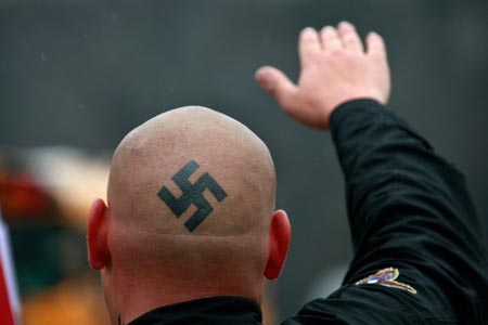 Tornano i neonazi di Stormfront con minacce a Saviano e Nicolini