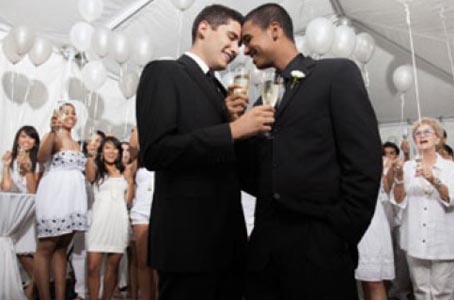 Brasile, centotrentadue coppie si sposano in massa