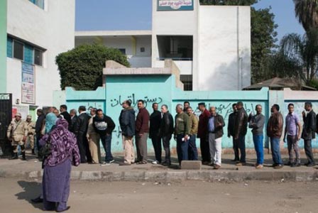 Egitto, votata la nuova Costituzione: 8 morti