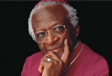 Desmond Tutu contro la legge antigay in Uganda, simile “al nazismo e all’apartheid”