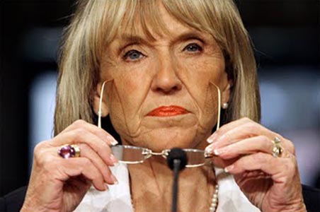 Arizona, governatrice blocca legge che autorizzava la discriminazione per motivi religiosi