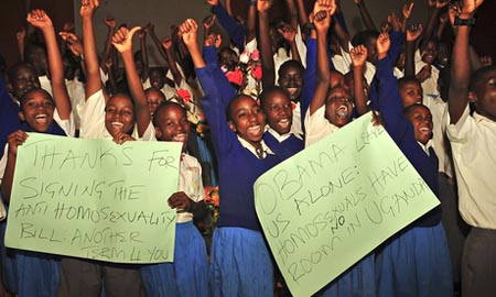 L’attivista LGBT che ci scrive accusandoci di descriverlo come “anti-gay”, verrebbero un sacco di battute…