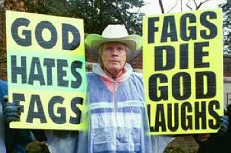 Il fondatore della famigerata Chiesa di Westboro, quella di “God Hates Fags”, sta morendo. Interessa?