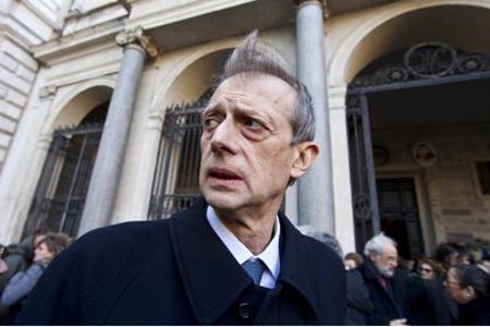 Il Circolo Mario Mieli di Roma: “Fassino Beghino”