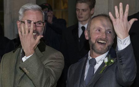 Inghilterra e Galles celebrano le prime nozze gay