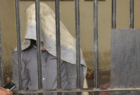 Assassino pakistano, “Ho ucciso per vendicarmi dei gay”