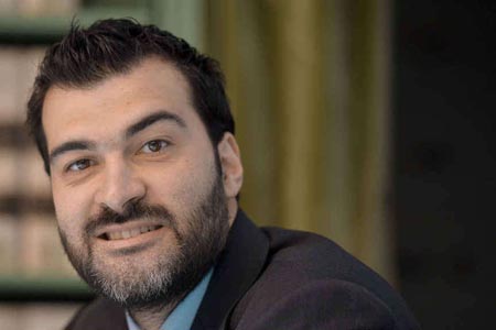 M5S, tra tutti i nulla-tenenti pentastelluti c’è il deputato che si dichiara “nubile”… Non è geniale?