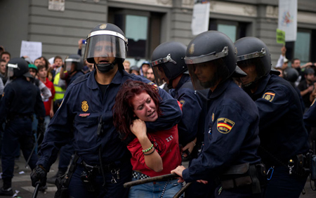 Amnesty, in Spagna minacce al diritto di manifestare
