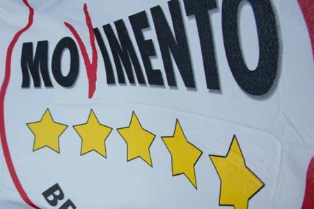 I 17 parlamentari del M5S che lavoreranno in Europa con gli xenofobi omofobi e razzisti di Ukip