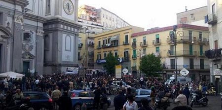 #BeppeOflop è impazzito: difende Genny’a carogna e fischia l’Inno Nazionale