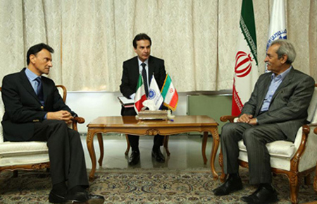 L’Iran condanna a morte una persona ogni otto ore e l’Italia pensa agli “addetti commerciali”