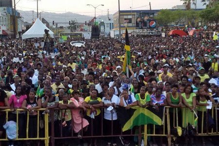 Giamaica, tutto il mondo celebra il gay pride loro manifestano contro la “gay agenda”