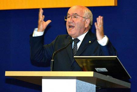 Tavecchio alla FGCI non lo vuole più nessuno a parte la Destra