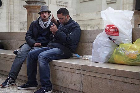Emergenza profughi, il Comune di Milano ha accolto 14.500 persone tra cui quasi 4.000 bambini
