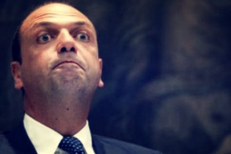 Alfano, il vu’ cumpra’ del voto razzista