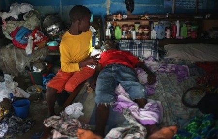 Ebola, mettono in quarantena un’ area: scontri e feriti in Liberia