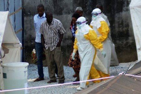 Medici senza frontiere, sei mesi per fermare ebola