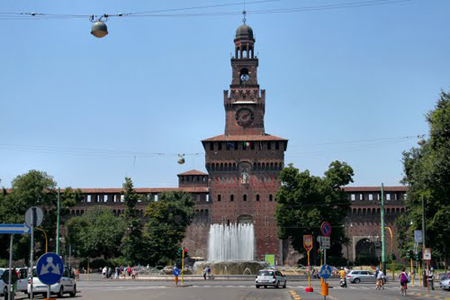 Milano, a Piazza castello poesie e spettacoli fino al 17 agosto