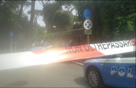 Roma, donna uccisa e decapitata. Il suo assassino ucciso dalla Polizia