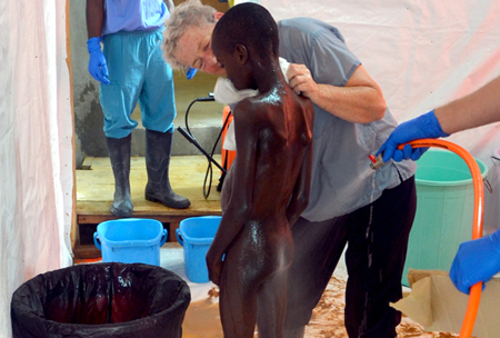 Ebola, più di 2000 morti: è una strage
