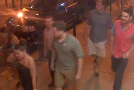 Philadelphia, i buoni cattolici, uomini e donne, che massacrano due gay