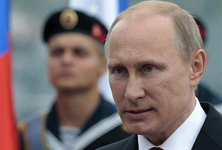 Il blogger è “terrorista gay” (senza prove) il guerrafondaio Putin è l’eroe della patria, viva la Russia