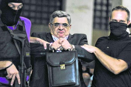 Alba Dorata, nuove accuse all’intero gruppo parlamentare