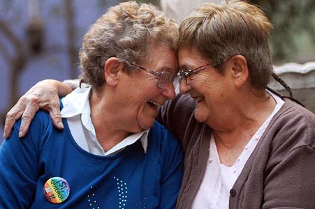 USA, matrimoni egualitari legali – da subito – in altri cinque stati