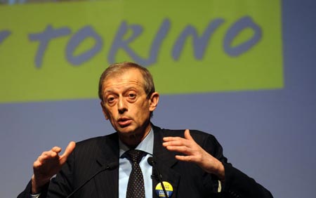 Torino, il sindaco Fassino sulle intimidazioni a Pisapia