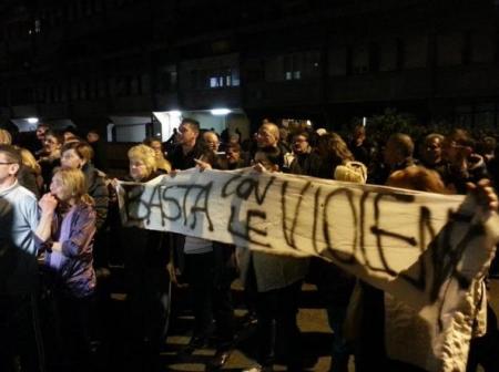 Roma, la follia di voler vivere pacificamente scatenando la guerra tra poveri