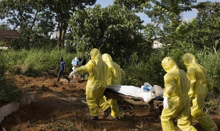 Ebola, cadaveri di persone uccise dal virus scoperti in zona rurale della Sierra Leone