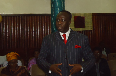 Gambia, “I gay satanici, non Africani” e “dannosi”: l’umanità del ministro degli Esteri