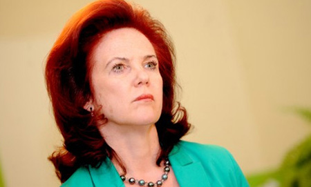 E la deputata lettone che ringrazia i Nazisti per avere fucilato i gay?