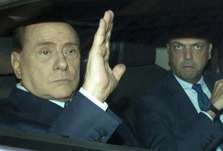 Così Berlusconi ed Alfano cuociono a fuoco lento Matteo Renzi