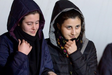 Greta e Vanessa sono in Italia: e il Movimento 5 Stelle fa la solita figuraccia