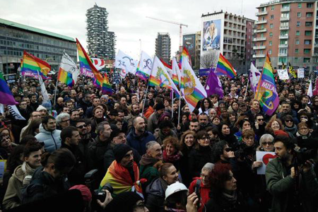 Convegno sulla famiglia: Maroni definisce “quattro pirla” migliaia di cittadini. Che stile