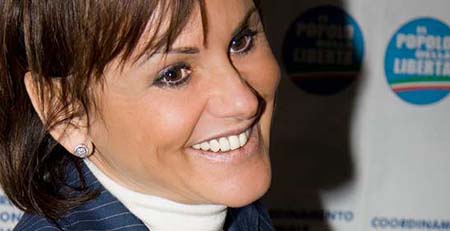 Il sottosegretario allo sviluppo economico vuole denunciare Tiffany per la sua campagna?