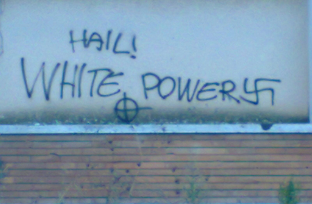 “Attivi!” di Tito Gaudio, Il degrado di un paese specchio del degrado del Paese