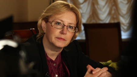 Russia, nuova follia: le persone transessuali non potranno guidare l’automobile