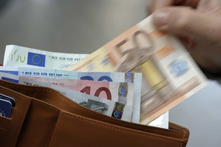 Istat, aumenta la fiducia dei consumatori ai massimi dal 2002