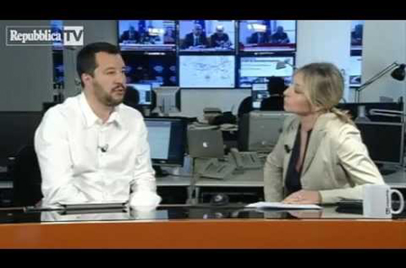 Guardia di Finanza nella sede della Lega Liguria mentre Salvini scomunica Tosi