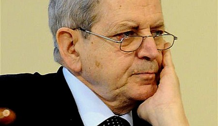 Quei funzionari che fanno il bello e il cattivo tempo in Italia. Interessa?