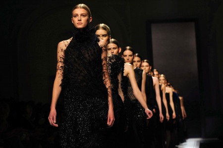 L’inutilità delle squinzie sessantenni che sparano sentenze pensando di dire qualcosa