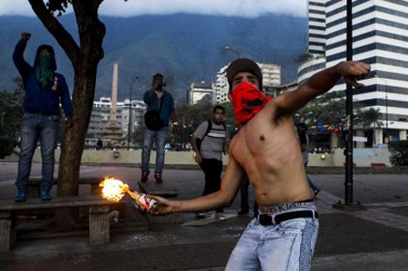 Venezuela, Amnesty International: “Assenza di giustizia per le gravi violazioni via libera per ulteriore violenza”