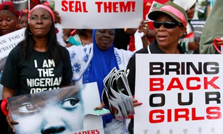 Nigeria, le forze armate liberano trecento donne e giovani donne rapite da Boko Haram