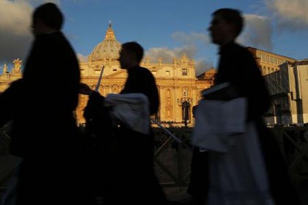 “Bergoglio deve fare la fine dell’altro Pontefice”, di compassione cristiana si muore