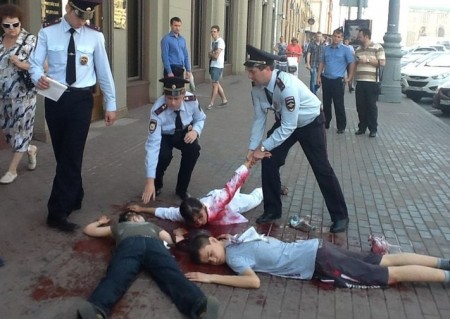 Russia, i gay vogliono adottare bambini per stuprarli